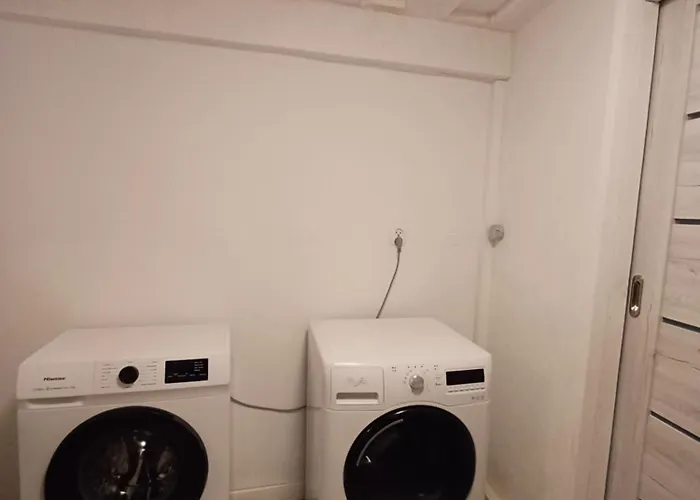 Amelia Nyaraló Komáromcsehi